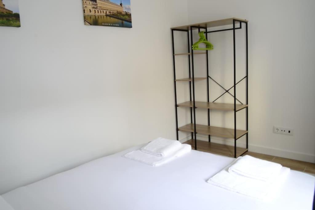 Casa En Alquiler Vacacional En אלקאלה דה הנארס מראה חיצוני תמונה