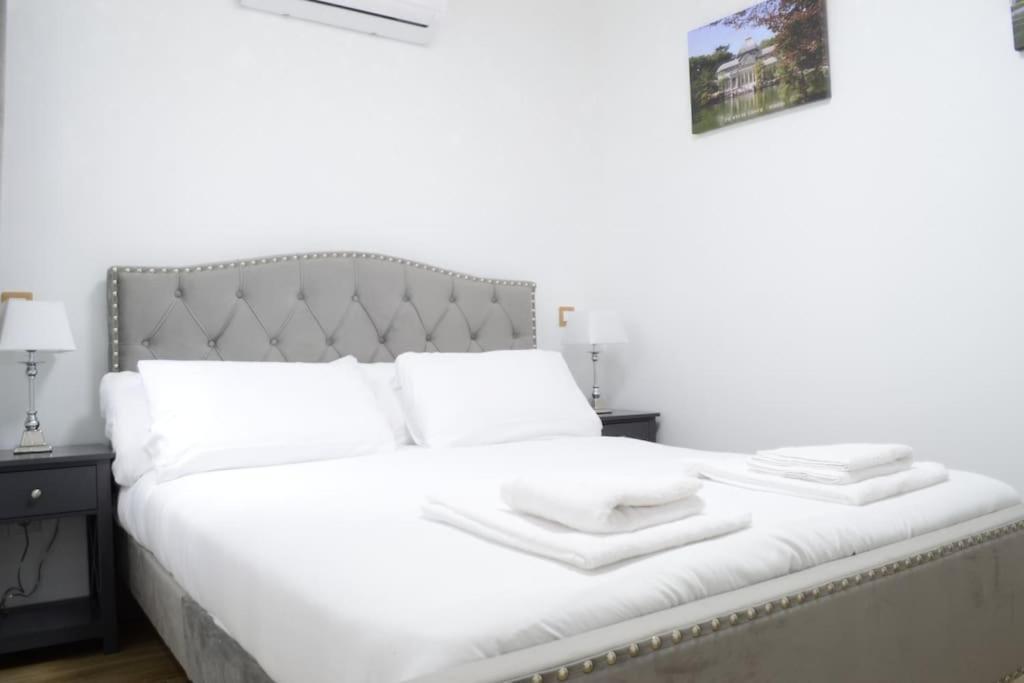 Casa En Alquiler Vacacional En אלקאלה דה הנארס מראה חיצוני תמונה