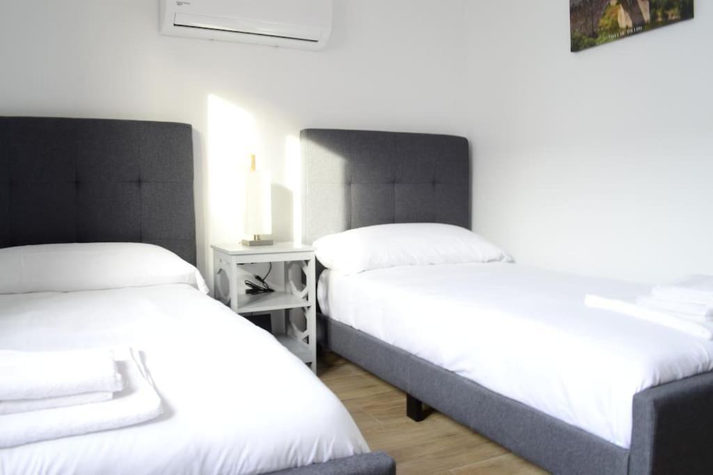 Casa En Alquiler Vacacional En אלקאלה דה הנארס מראה חיצוני תמונה